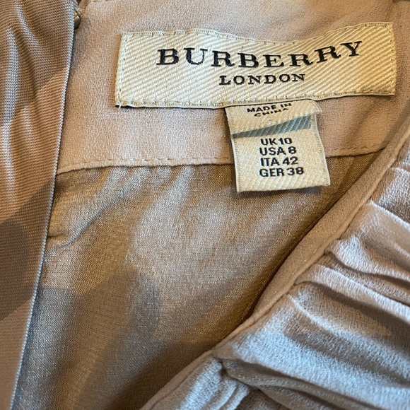 Gorgeous Burberry Dress, size 8 - Picture 3 of 4